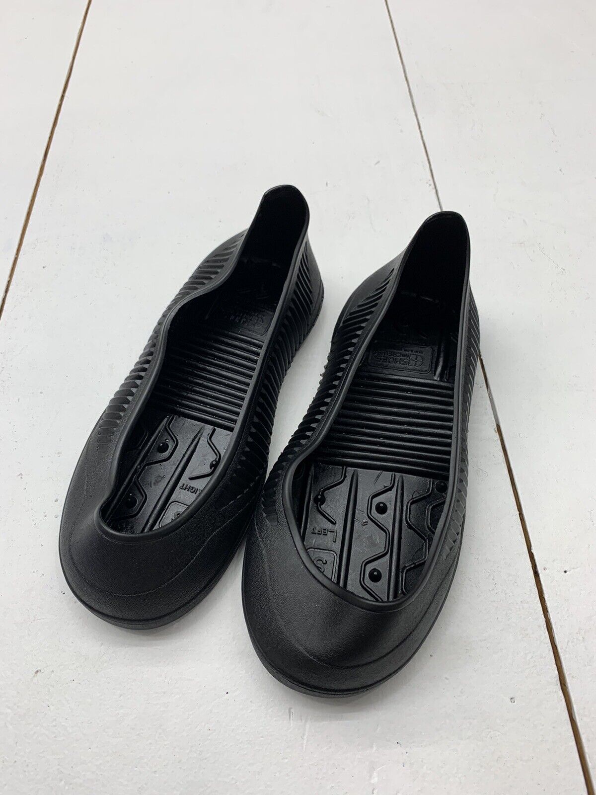 Silky Toes Womens Black Slip On Shoes Size Medium - beyond exchange