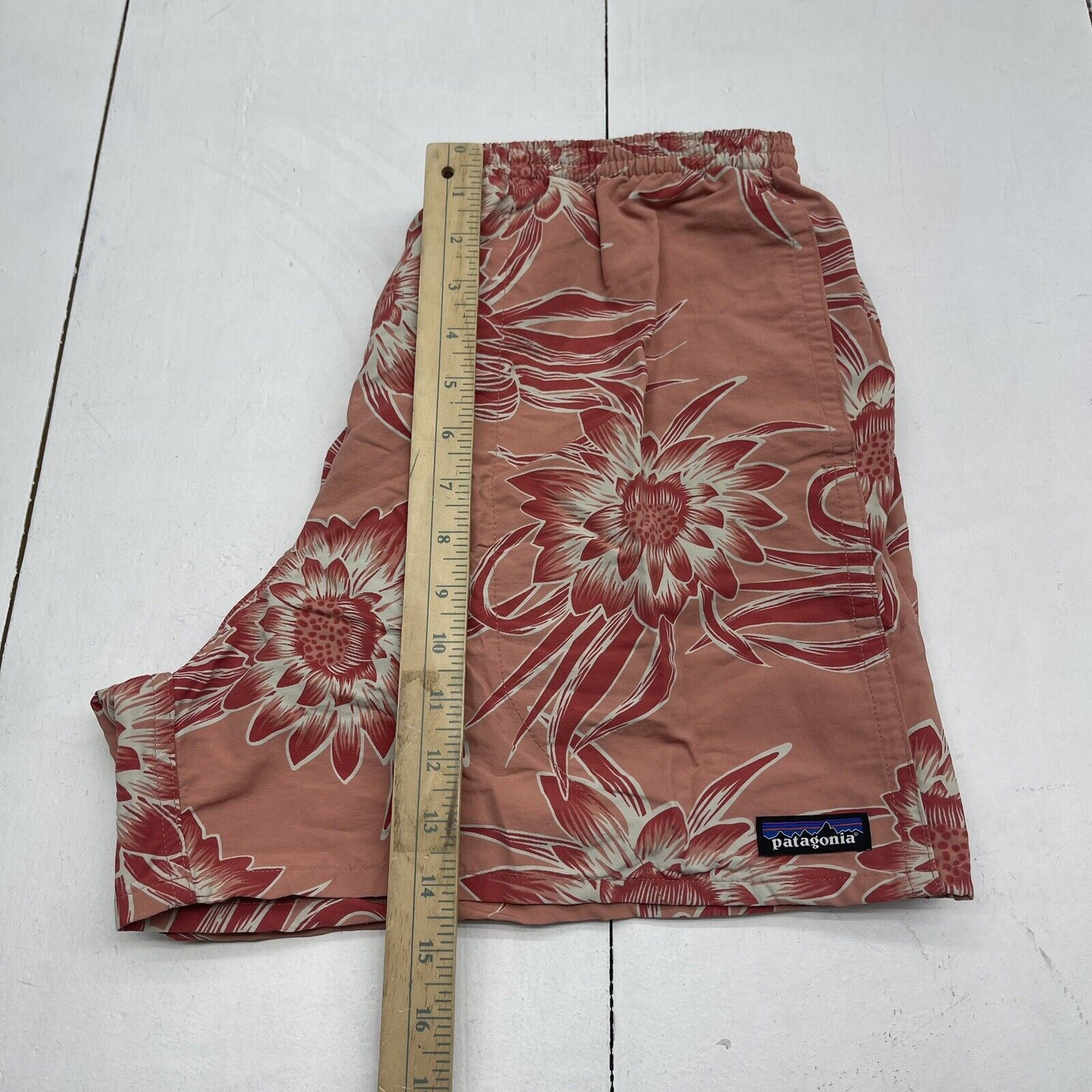 Patagonia Baggies 5” Peak Pink Cereus Flower Shorts Mens Size