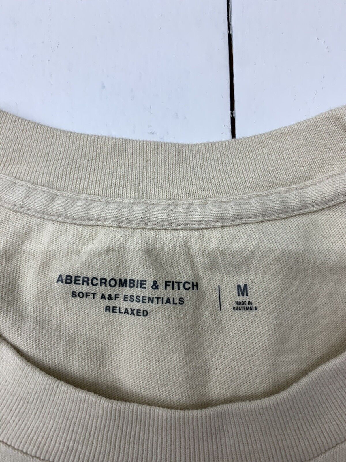 Abercrombie Fitch Mens ivory Short Sleeve Size Medium - beyond exchange