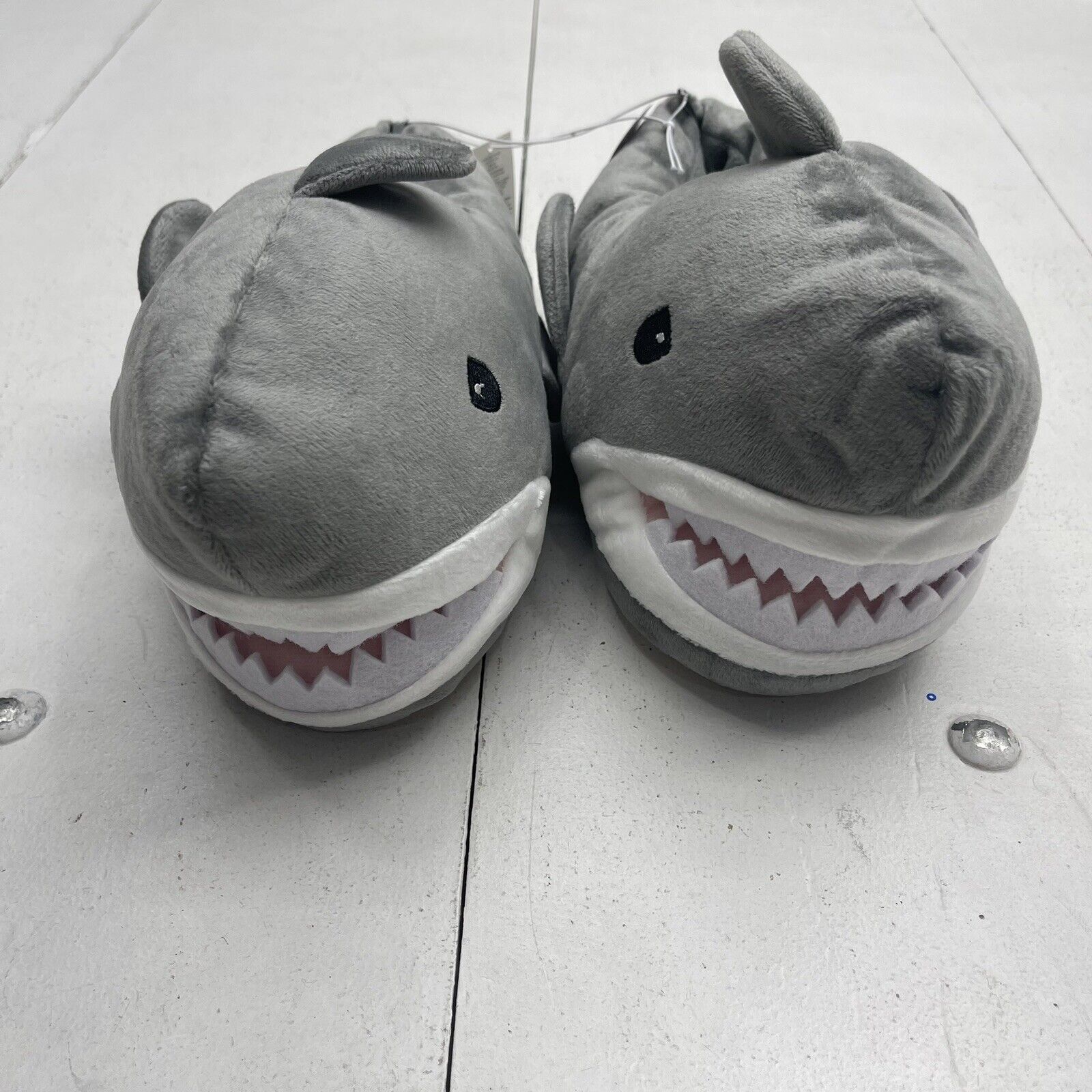 Old navy shark discount slippers