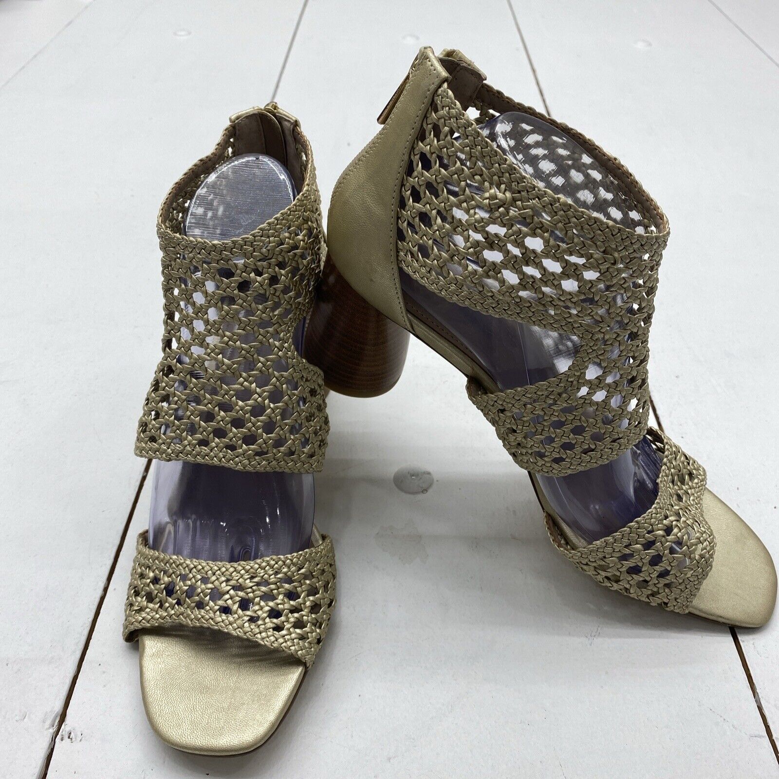 Donald pliner best sale gold sandals