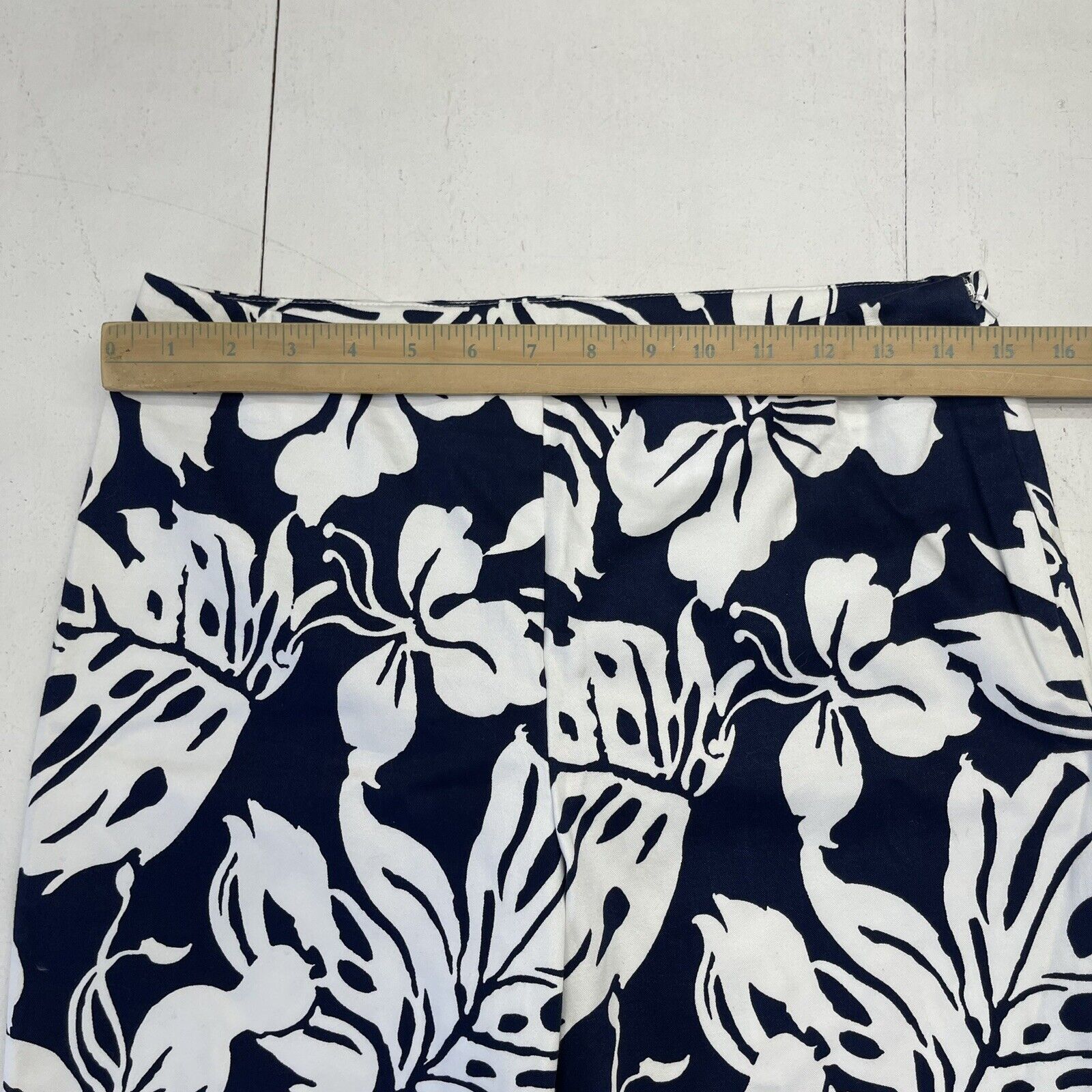 Petite Floral Printed Woven Shorts
