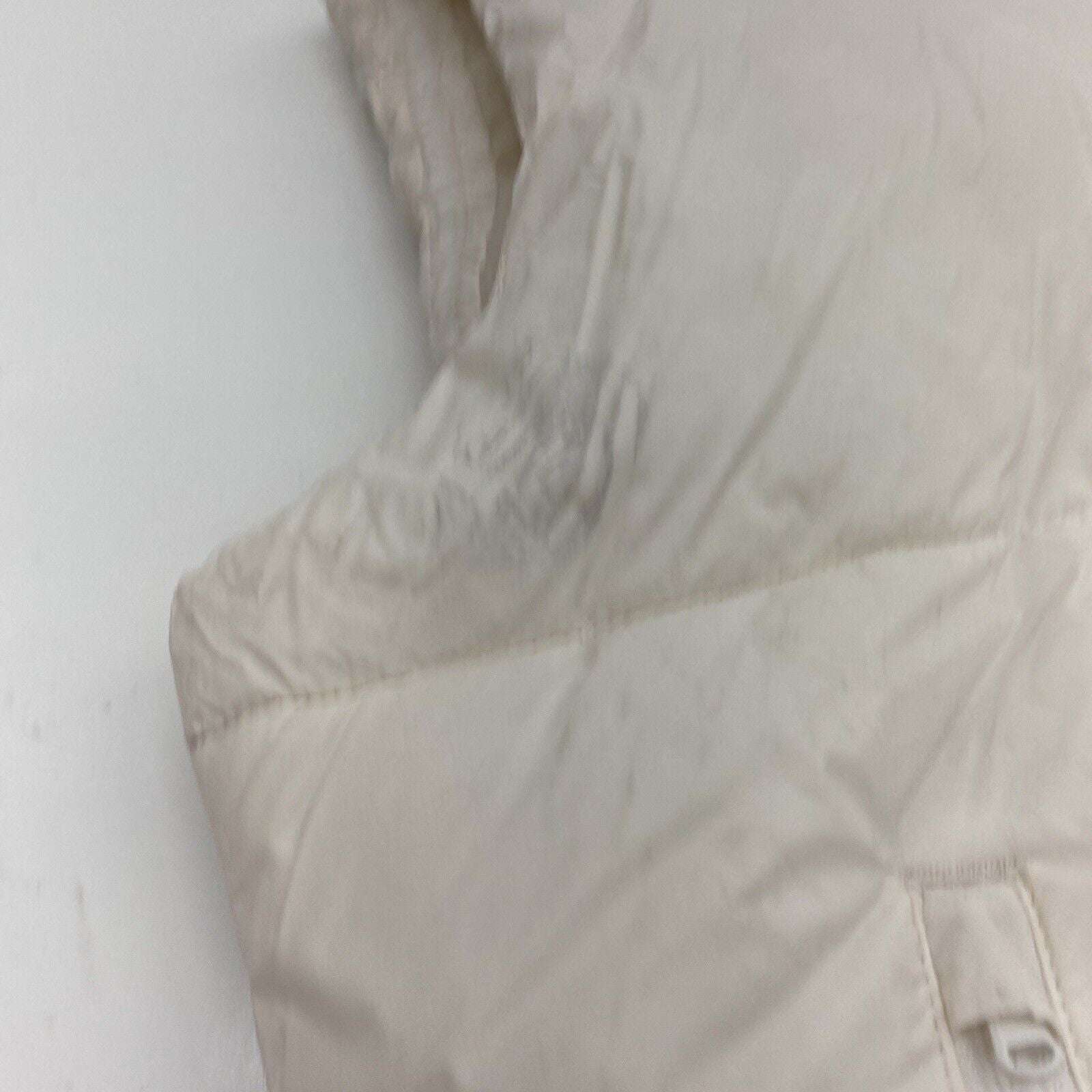 Old Navy Creme De La Creme Water-Resistant Quilted Puffer Vest