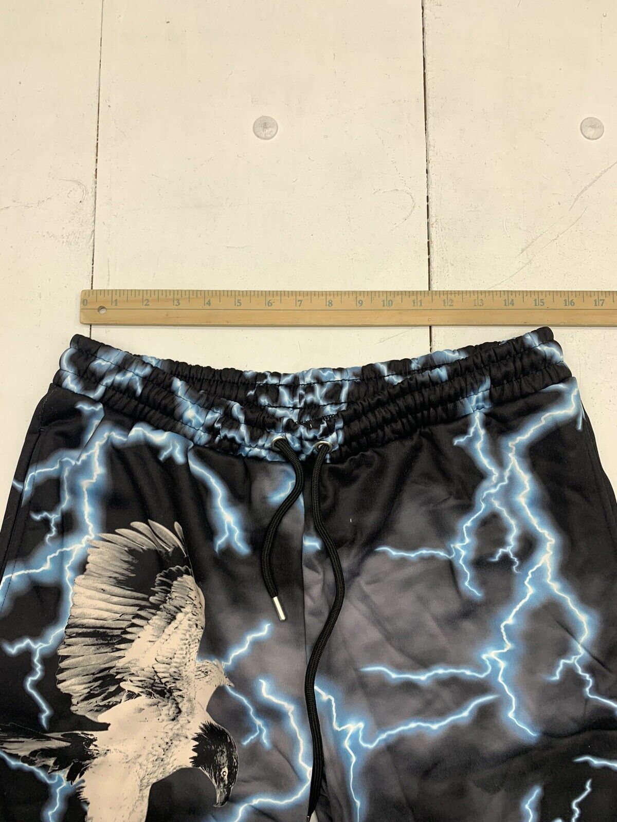 Boohoo Man Black Loose Fit Lightening print Shorts Size Large - beyond  exchange