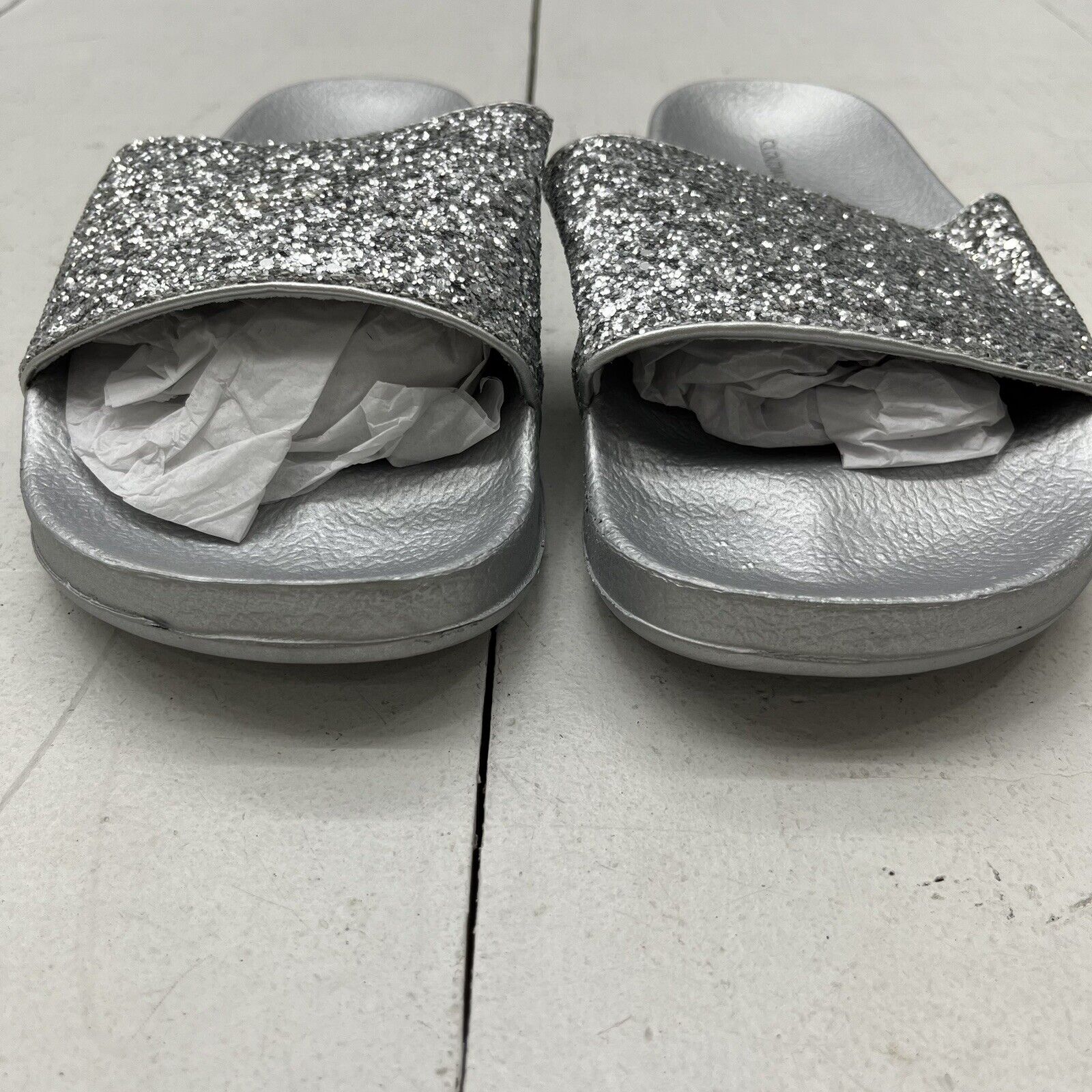 White on sale sparkly slides