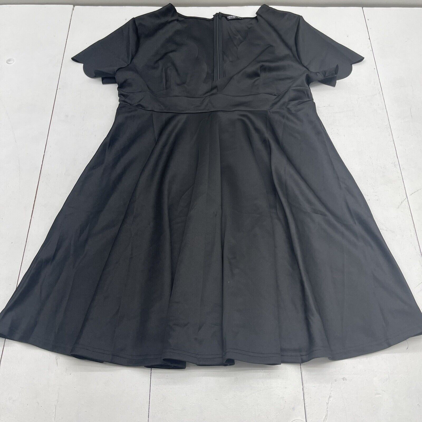 SHEIN Curve Black Scallop Trim V Neck Dress Women's Size 3XL - beyond  exchange